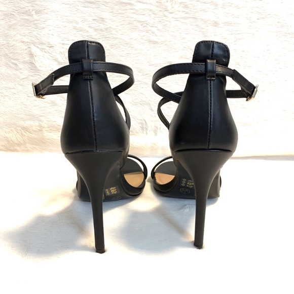 Amazing Lavelle Heels! Black Leather. - Picture 10 of 16